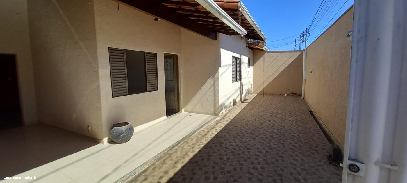 Casa para alugar com 3 quartos, 360m² - Foto 2