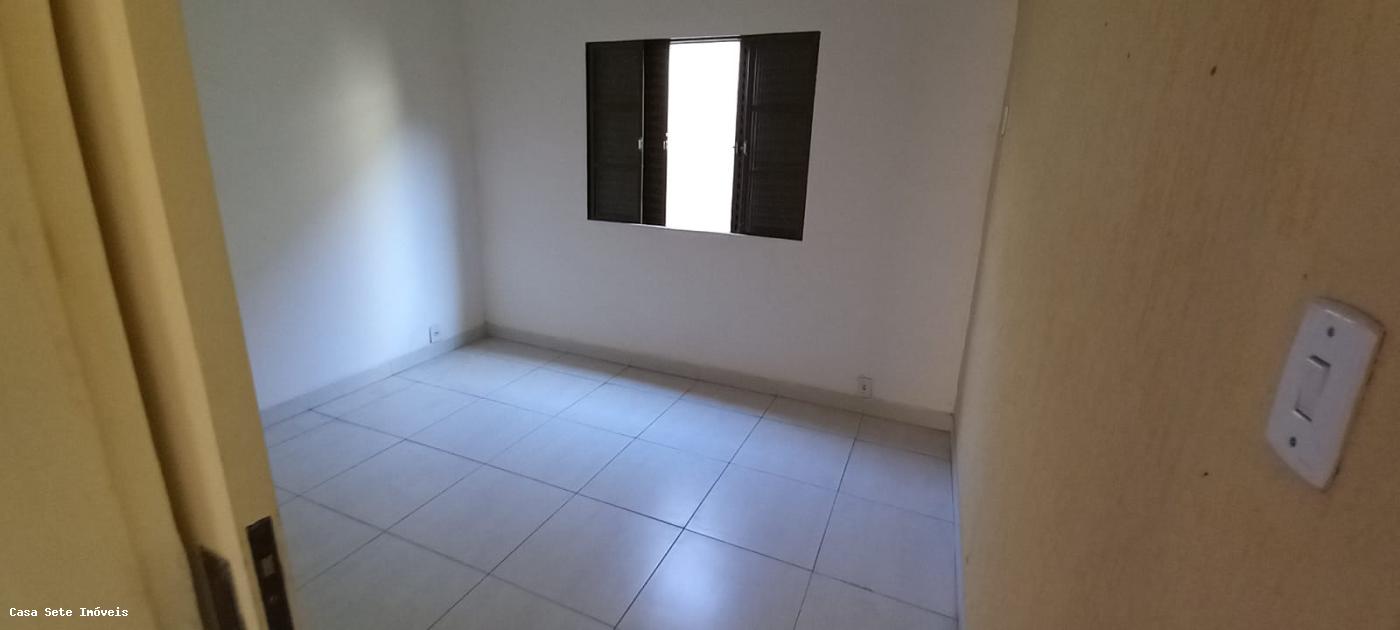 Casa para alugar com 3 quartos, 360m² - Foto 12