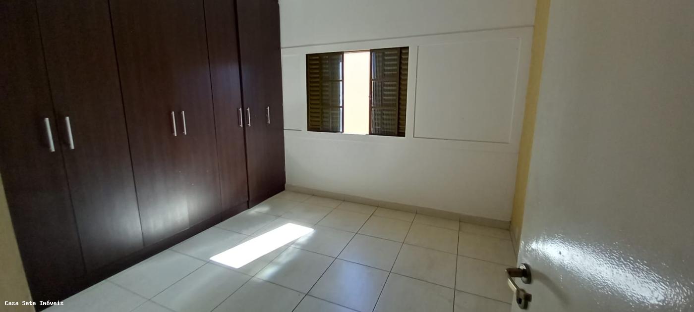 Casa para alugar com 3 quartos, 360m² - Foto 9