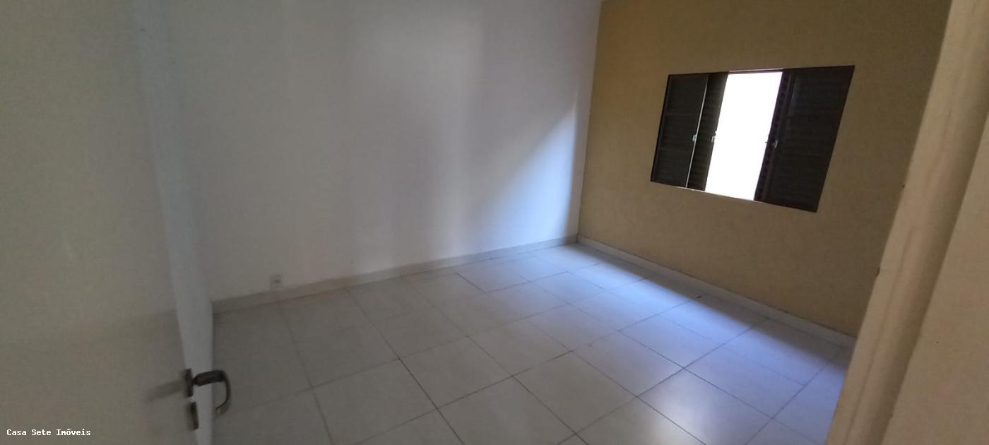 Casa para alugar com 3 quartos, 360m² - Foto 13