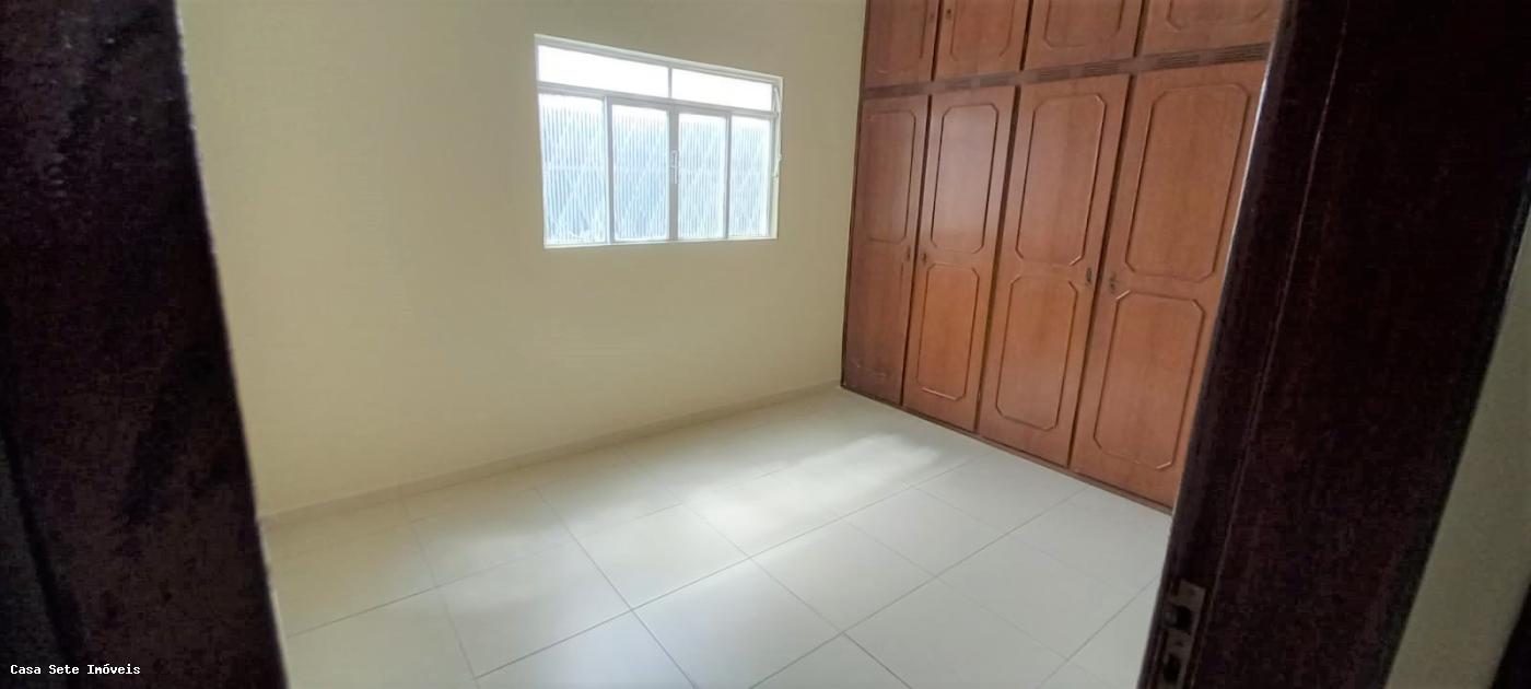 Casa para alugar com 3 quartos, 360m² - Foto 11