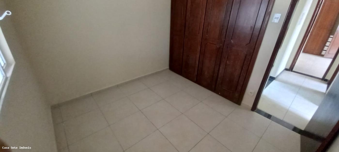 Casa para alugar com 3 quartos, 360m² - Foto 9