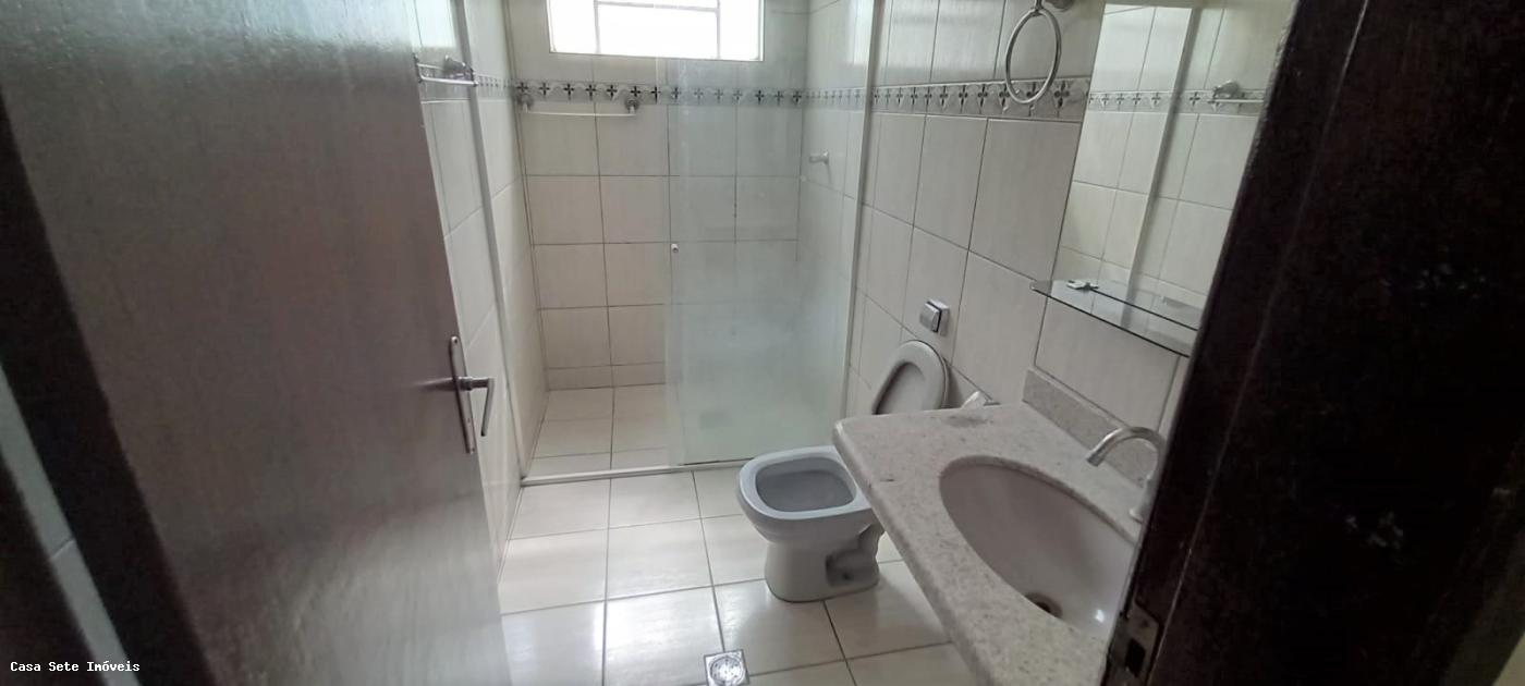 Casa para alugar com 3 quartos, 360m² - Foto 13