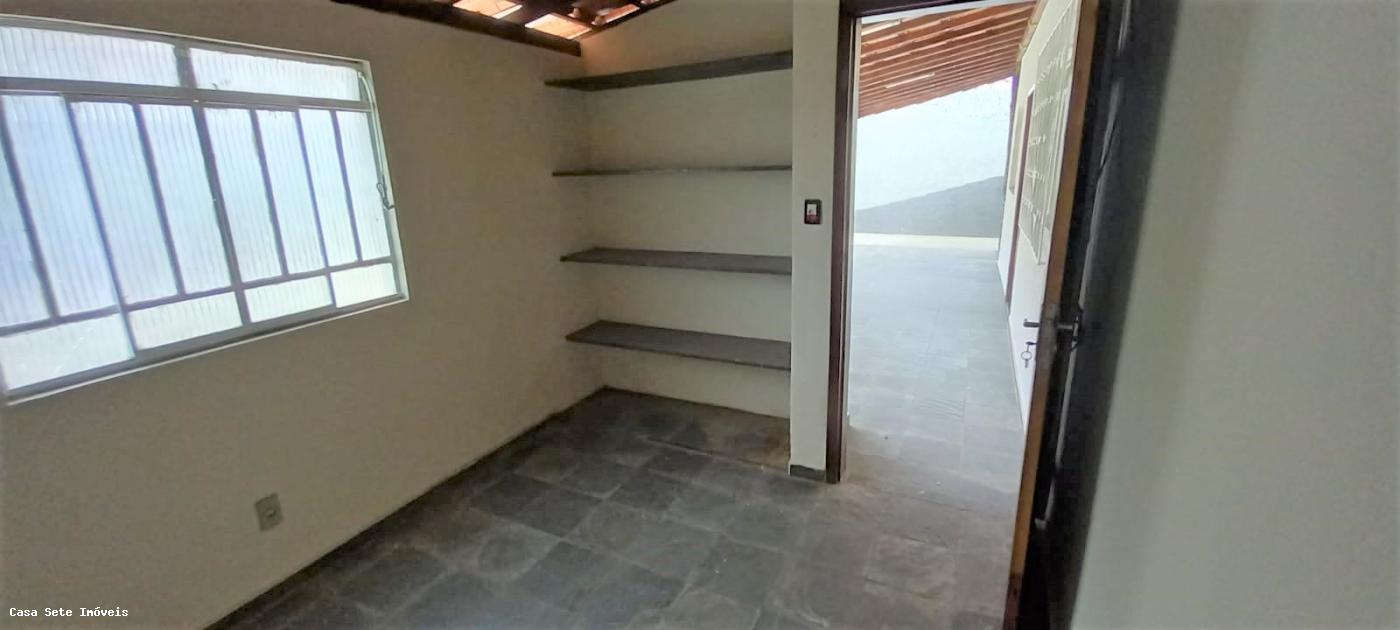 Casa para alugar com 3 quartos, 360m² - Foto 15