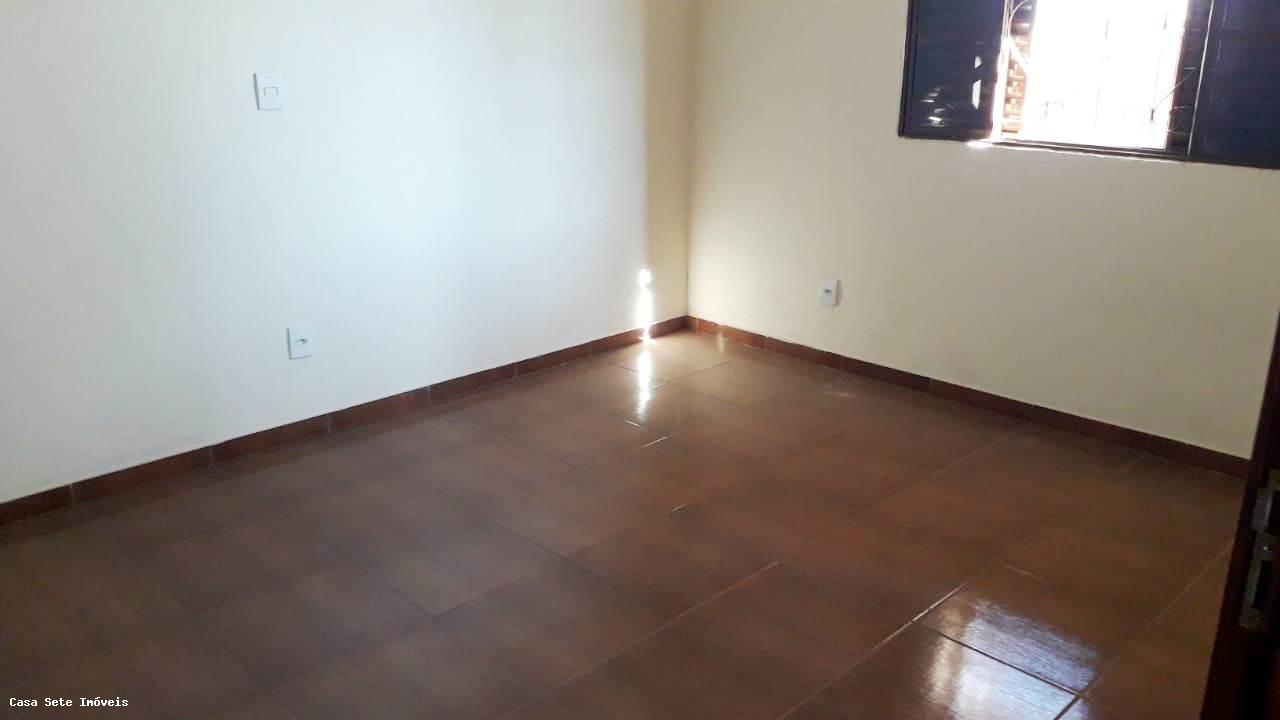 Casa para alugar com 4 quartos, 300m² - Foto 5