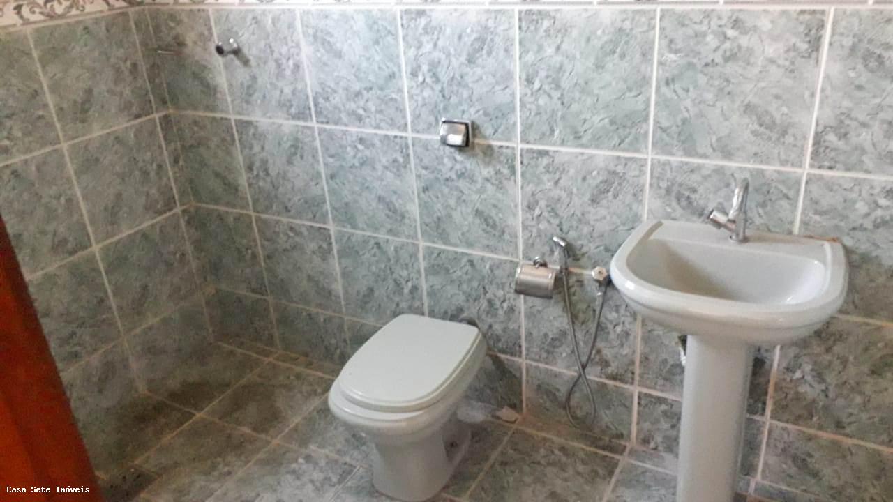 Casa para alugar com 4 quartos, 300m² - Foto 6