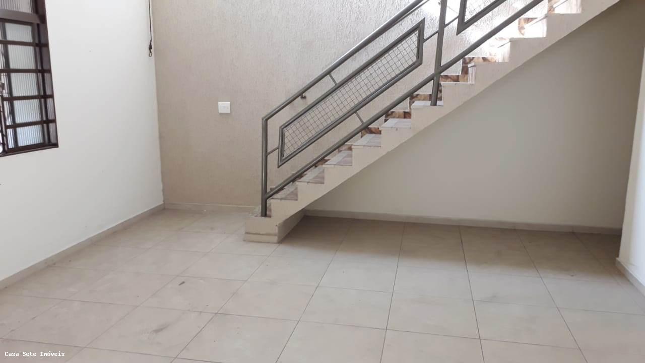 Casa para alugar com 4 quartos, 300m² - Foto 11