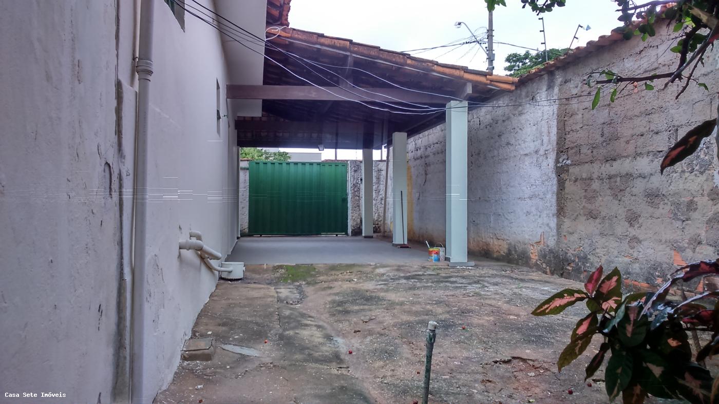 Casa para alugar com 3 quartos, 300m² - Foto 3