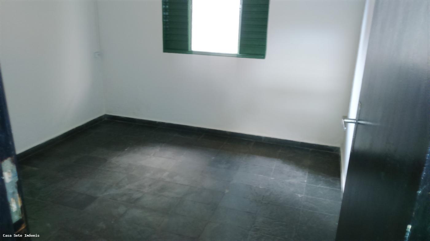 Casa para alugar com 3 quartos, 300m² - Foto 6