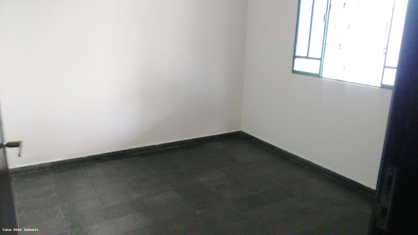 Casa para alugar com 3 quartos, 300m² - Foto 8