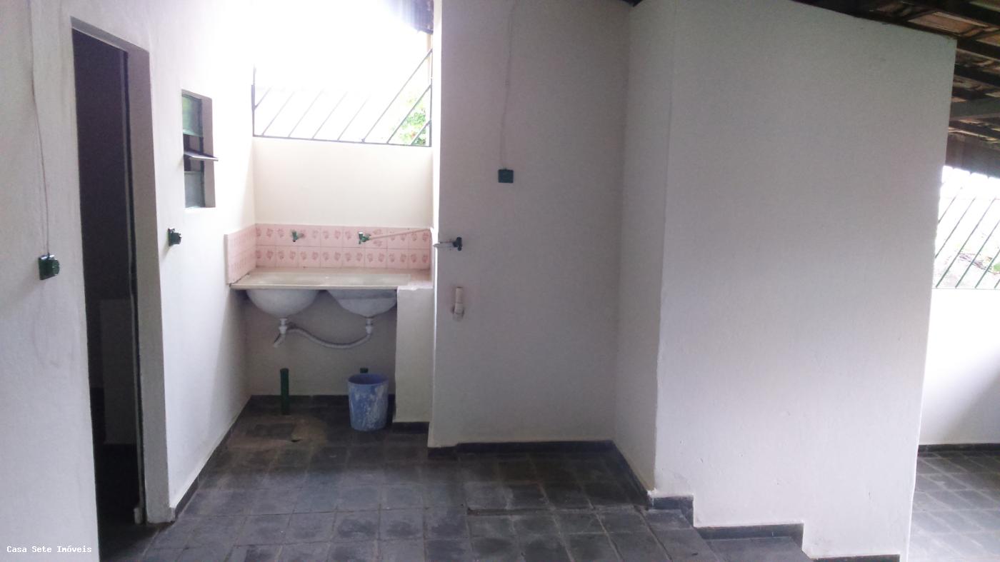 Casa para alugar com 3 quartos, 300m² - Foto 11